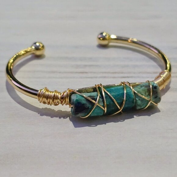 Chrysocolla Wire-Wrap Cuff ✦ 14Kt Gold Over Brass ✦ Triple Stone Adjustable - Picture 11 of 11